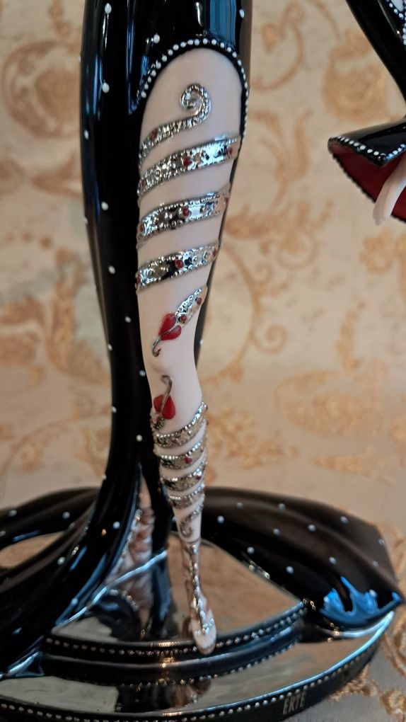 Колекционерска фигура на House of Erte