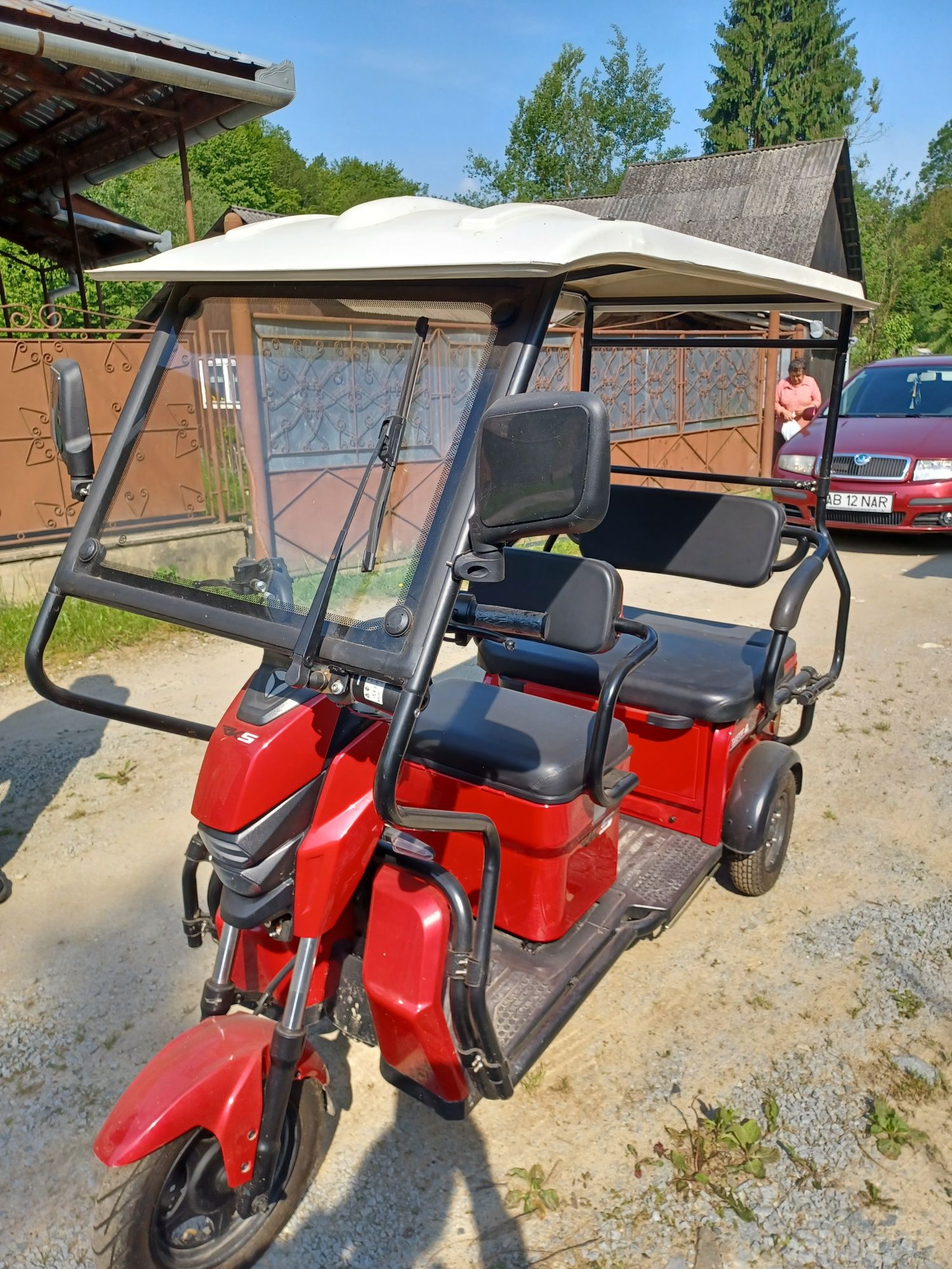 Vând triciclu electric