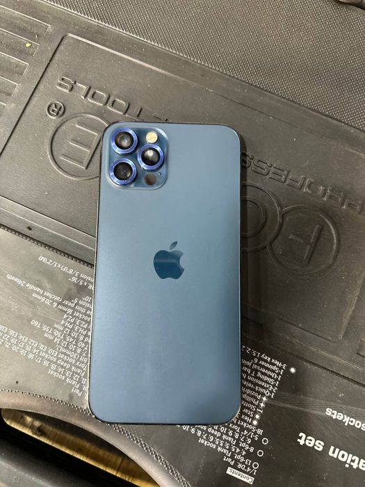 Iphone 12pro sotiladi holati yaxw ozim iwlatb yurgama