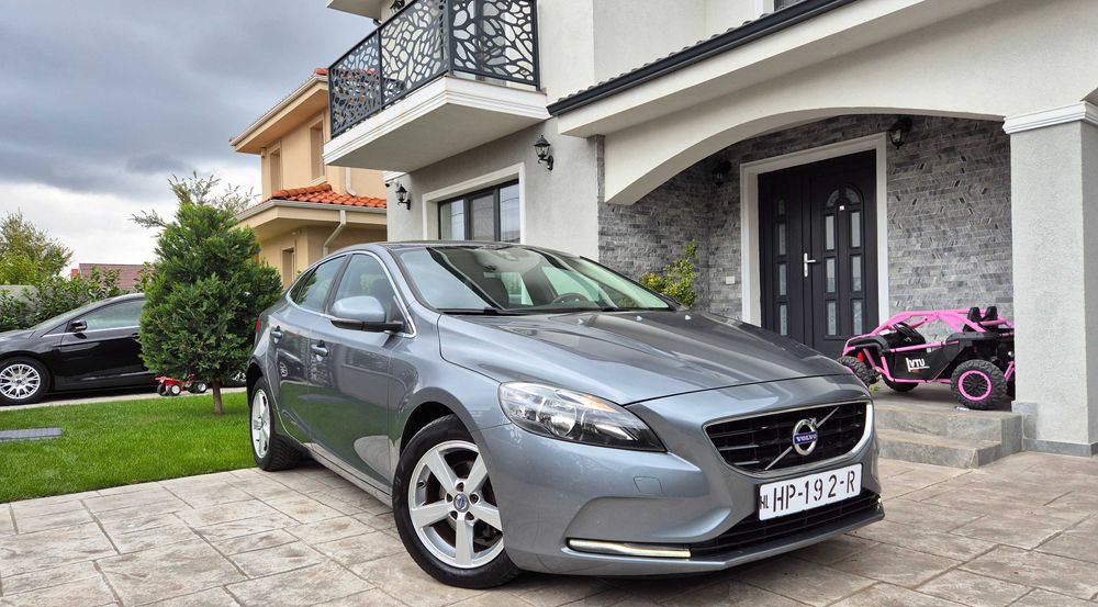 Volvo-V40-2.0-Diesel-Euro 6-Navi-Inc. Scaune-Keyless-Goo-Entry-Led-