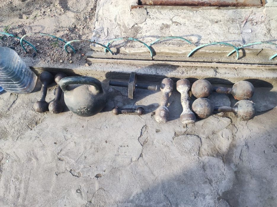 Продаю гири чугунные