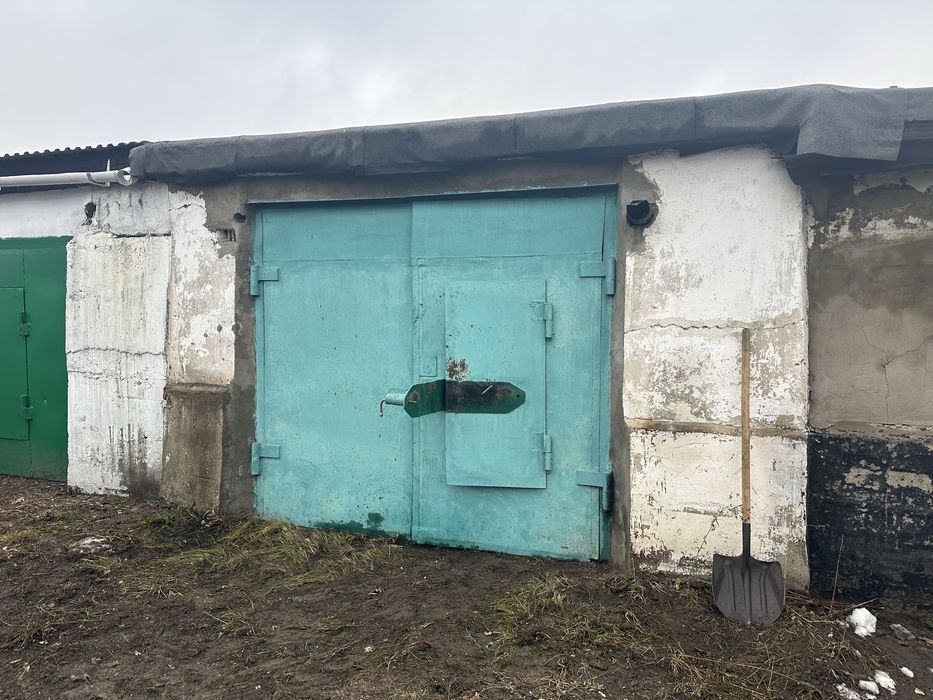 Продается гараж в сортировке Жекибаева 148 второй ряд.