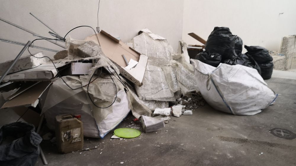 Debarasări moloz curata poduri beciuri coborât de la etaj