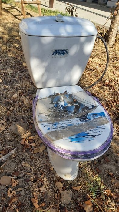 Продаётся унитаз