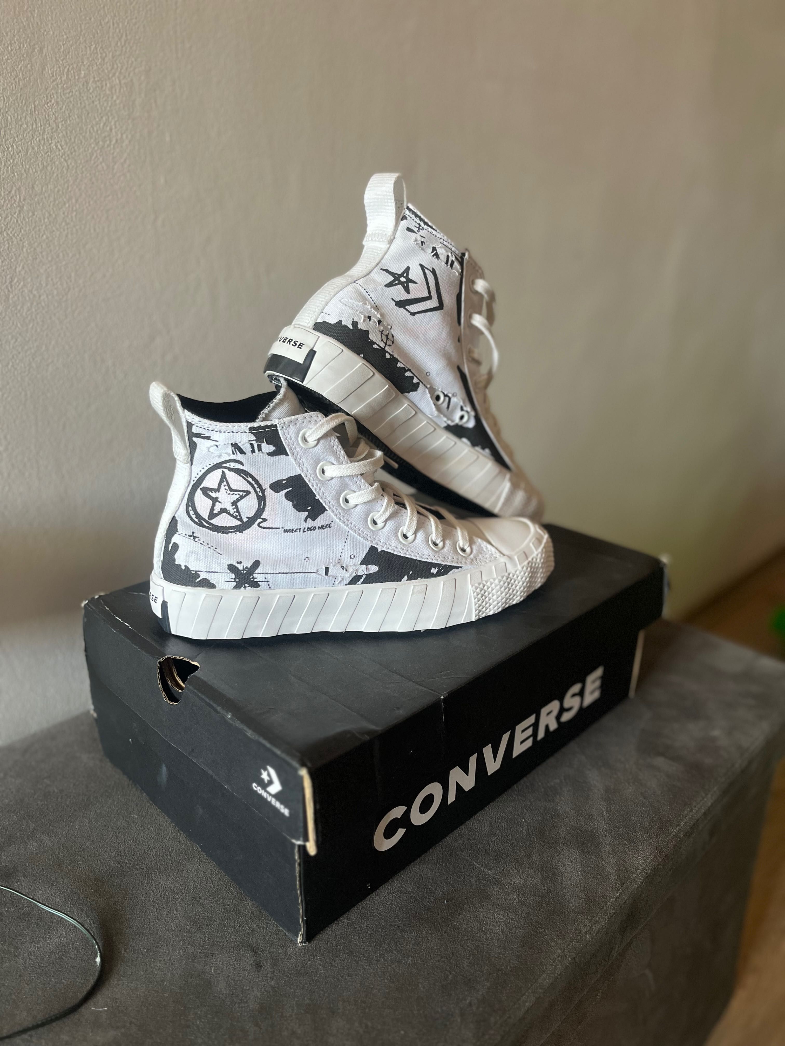 Converse бели кецове нови с етикет