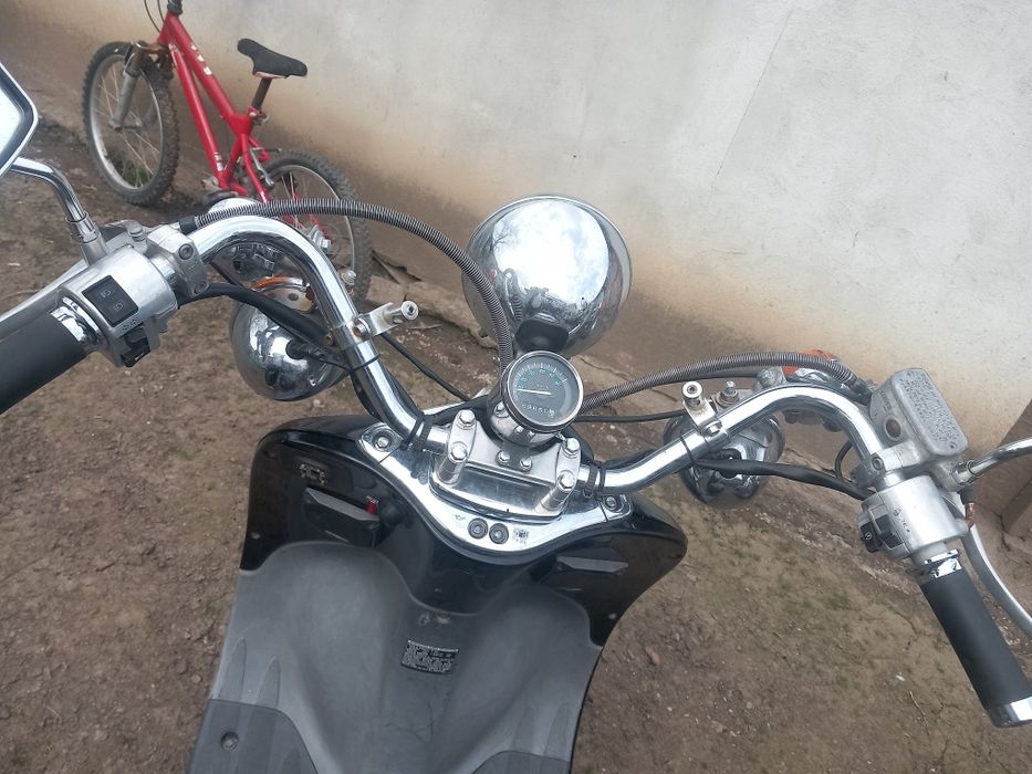 Vand 3 scutere honda,piagio,aprilia