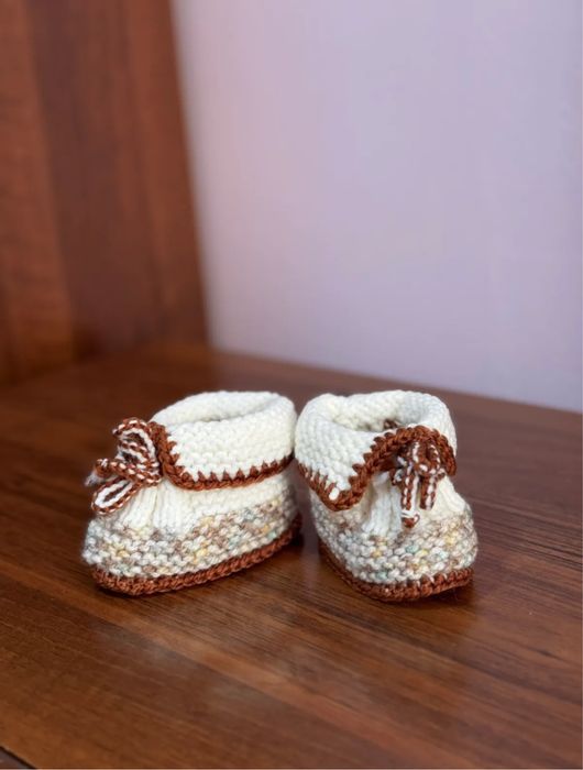 Детские вязанные пинетки