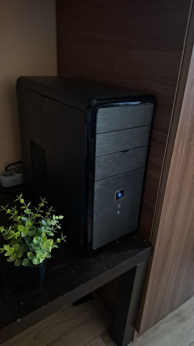 Продам системный блок i3 4gen+подарок