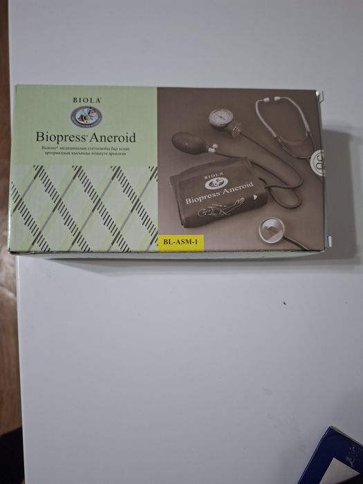 Тонометр со стетоскопом