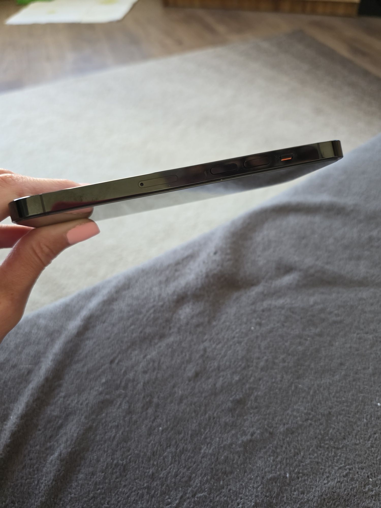 IPhone 14 pro все още с гаранция
