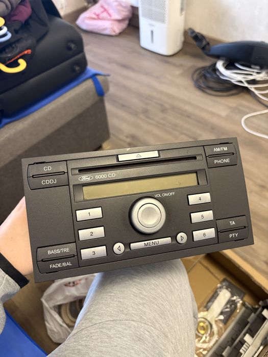 Vand casetofon Ford Focus 2 6000CD + rama