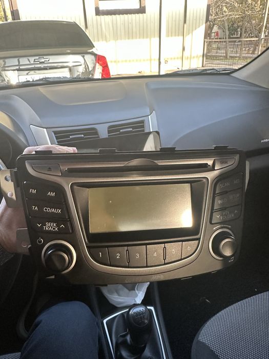 Магнетофон от Hyundai Accent