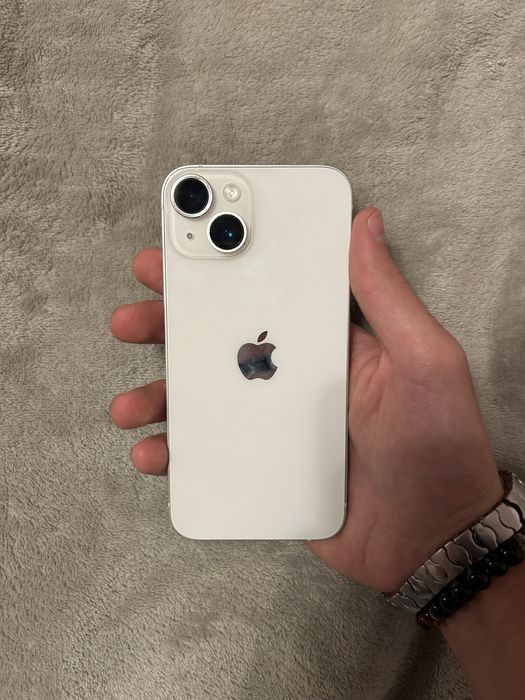 Iphone 14 white.