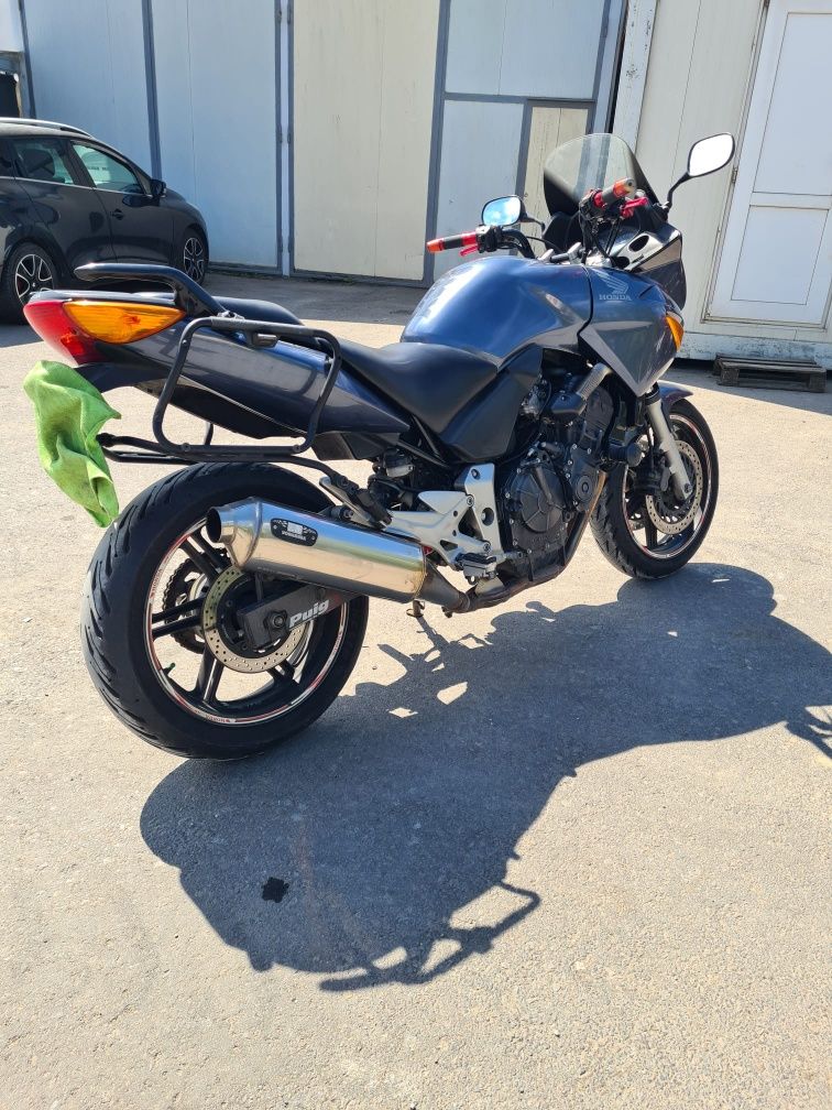 Motocicleta Honda CBF 600 Hornet | nu Yamaha sau Kawasaki