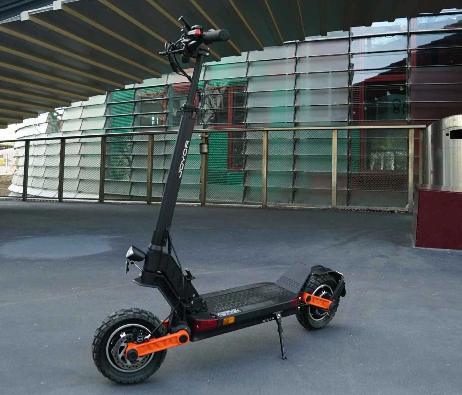 Електрически тротинетки Joyor S10-S-Z с подарък Каска и вътрешна гума