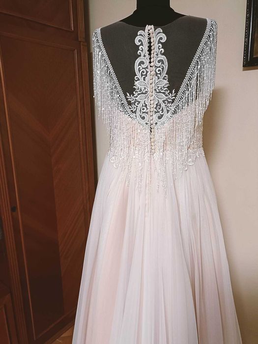 Vând rochie de mireasă nefolosită - salon Bianca