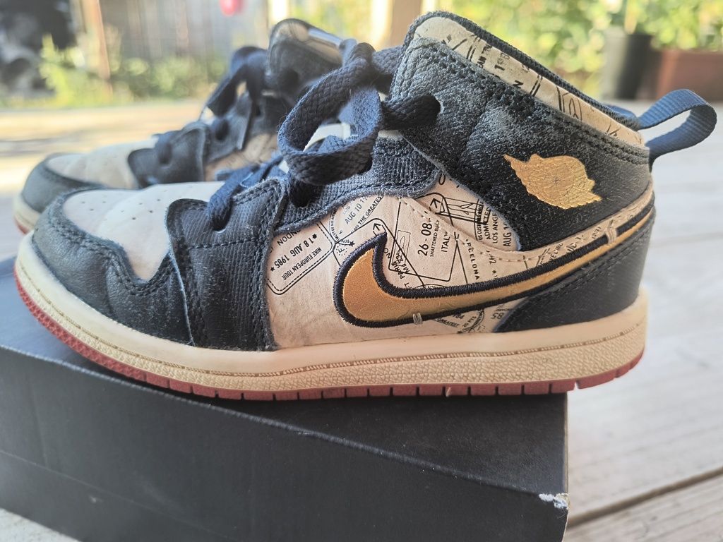 Jordan 1 Mid SE (GS) Big Kid's Shoes Armoury Navy-Pale Ivory-Red-Gold