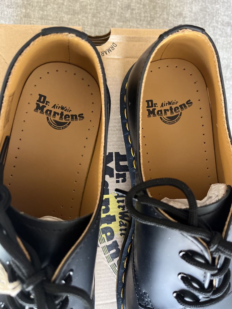 Продава се Dr. Martens, Чисто нов. Кожа в черен цвят.