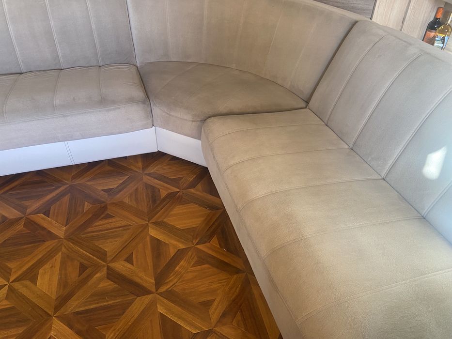 Servicii de curatare tapiterie , piele etc