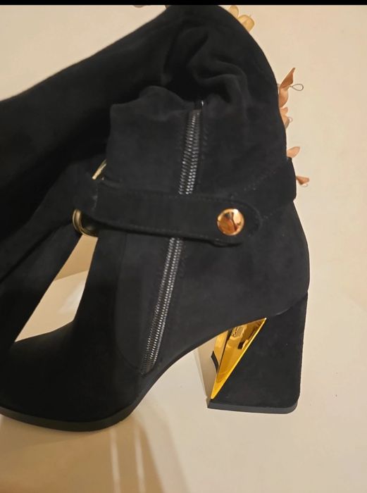 Cizme piele intoarsa