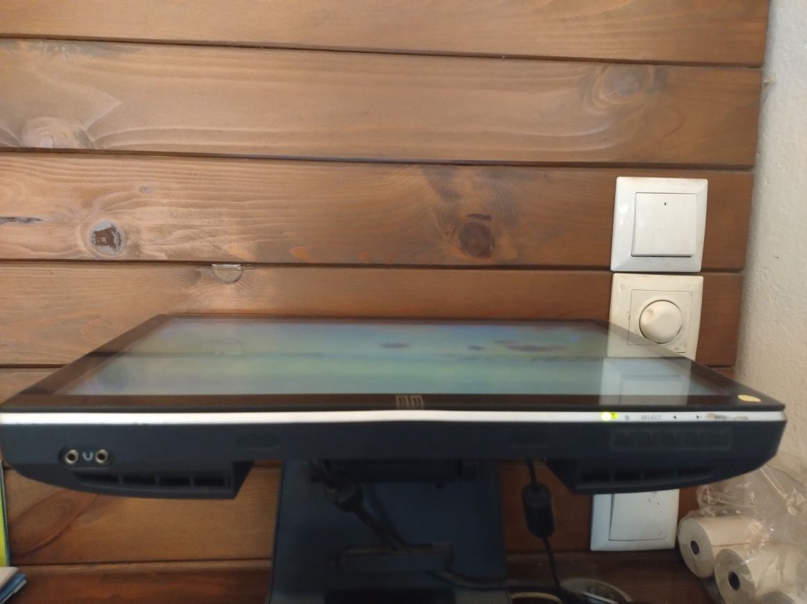 Elo touch screen