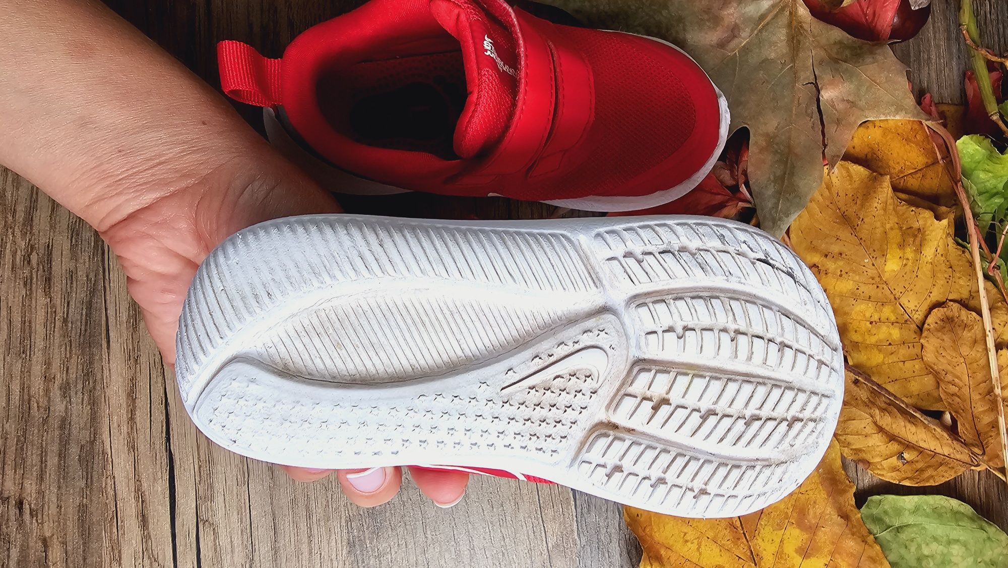Pantofi sport/adidasi copii Nike mărimea 26 stare foarte buna