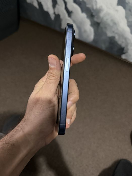 Iphone 15 pro ca nou + incarcator