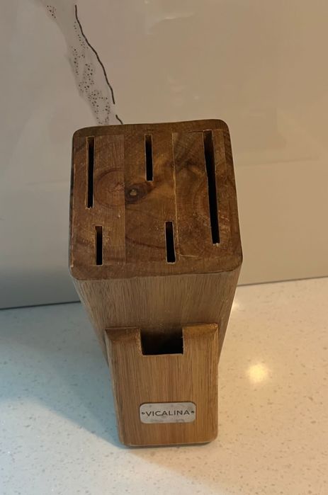 Подставка для ножей.