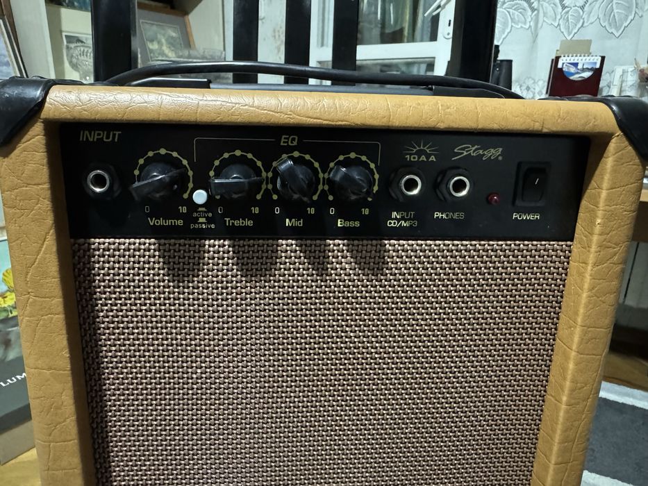 Усилвател Stagg 10AA / кубе за китара