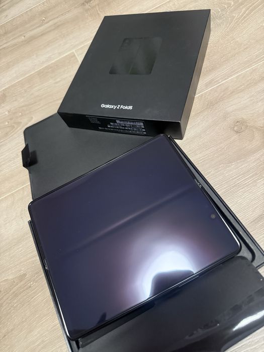 Нов! Samsung Galaxy Z Fold5, 12GB RAM, 256GB, 5G,