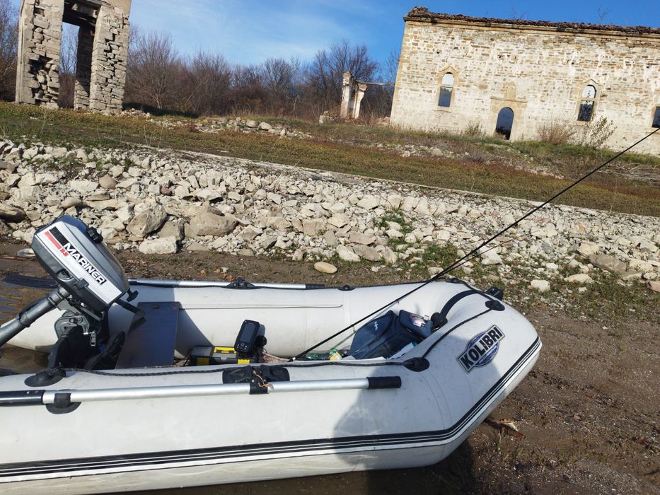 Продавам двигател маринер 3.3