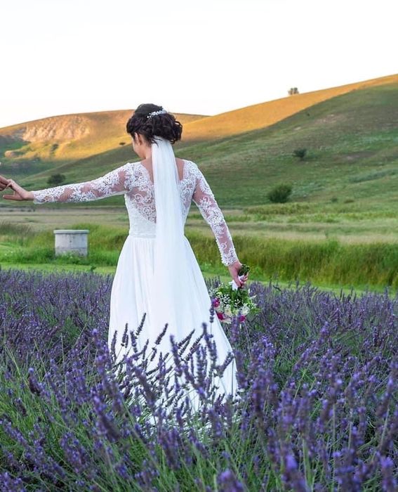 Vand rochie de mireasa A line finuta