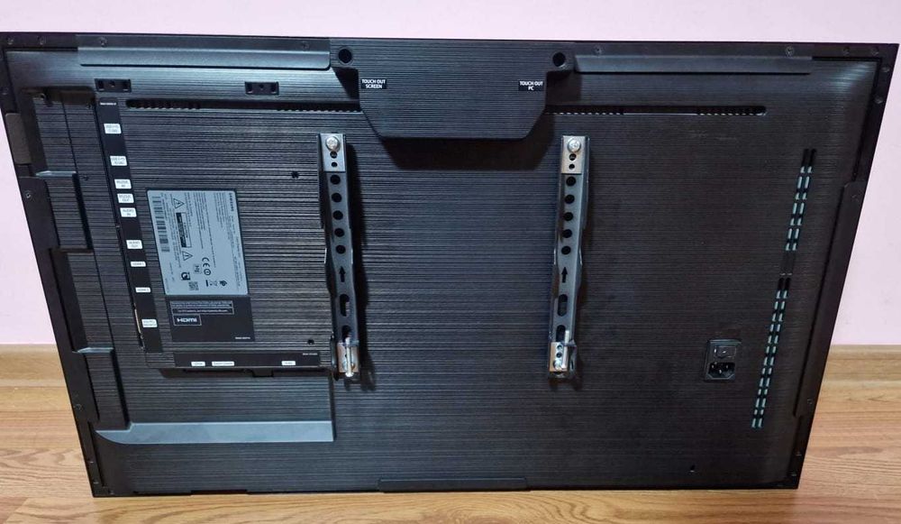 Monitor Samsung(32 inch) cu touch-screen + support perete