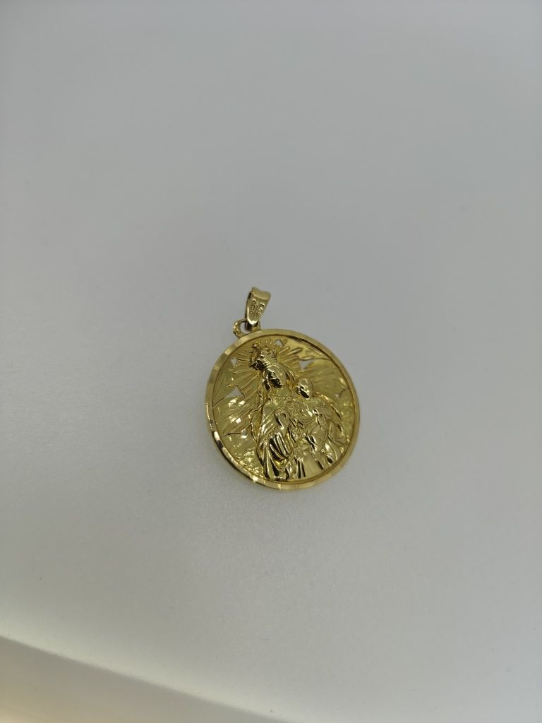 Pandantiv medalion aur 18k cu 2fete (r)