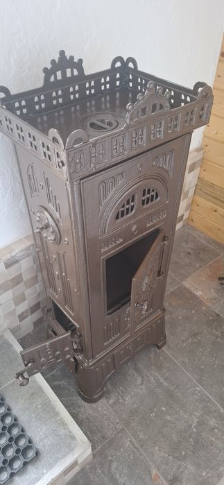 Soba din fonta vintage.