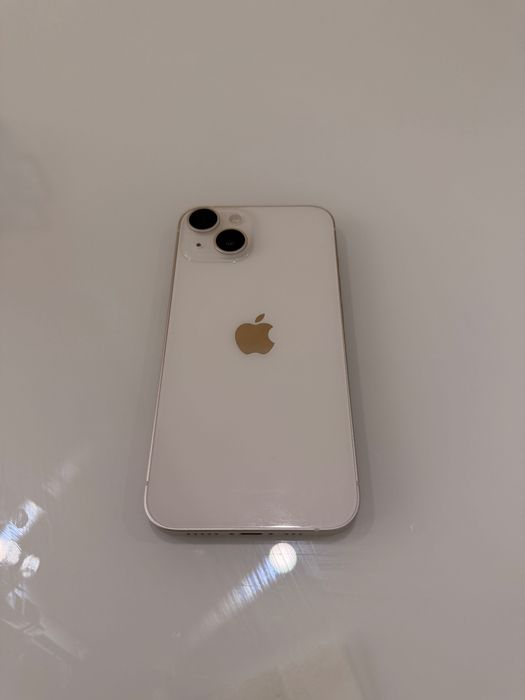 iPhone 14 256GB Бял + слушалки