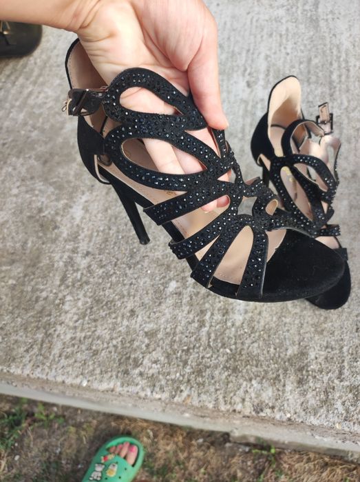 Sandale cu toc elegante