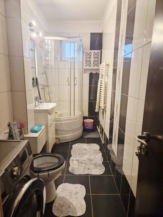 Închiriez apartament 2 camere – Râmnicu Vâlcea, Zona Nord