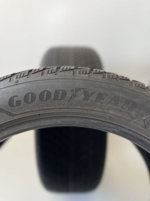 Зимни гуми 255/45/20 GoodYear