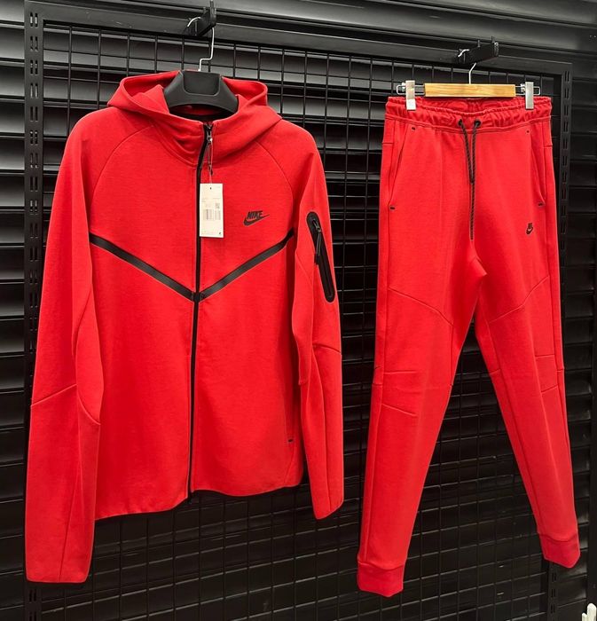 Нова колекция мъжки екипи Nike Tech Fleece!