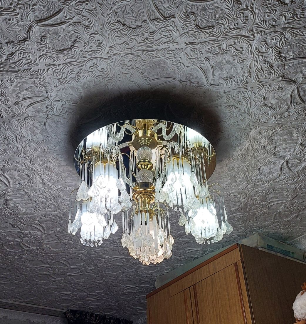 Продам люстру! 10000т