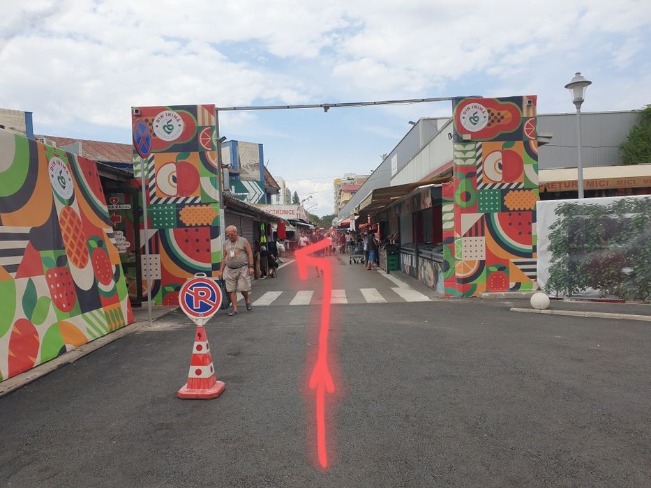 Reparatii : Genti Fermoare baterii ceas curele Capse nasturi blugi etc