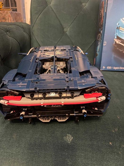 Lego Technic Bugatti Chiron 42083
