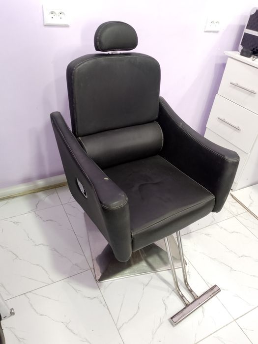 Sifatli kreslo sotiladi