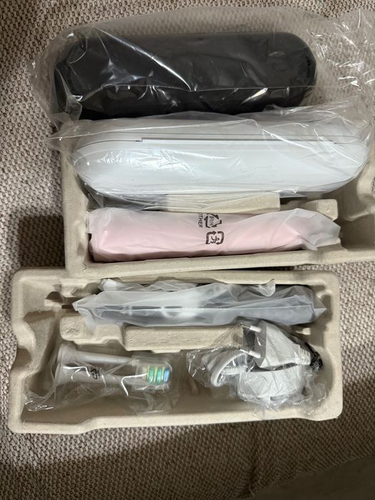 Електрическа звукова четка за зъби Philips ново