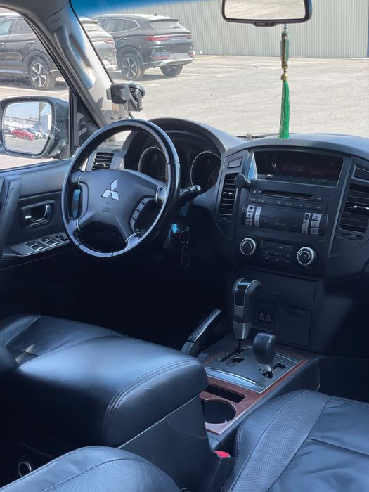 Mitsubishi Pajero GLS (V6) avtomobili sotiladi !