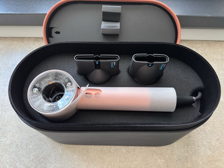 Vand Dyson supersonic nural nou in cutie proprie