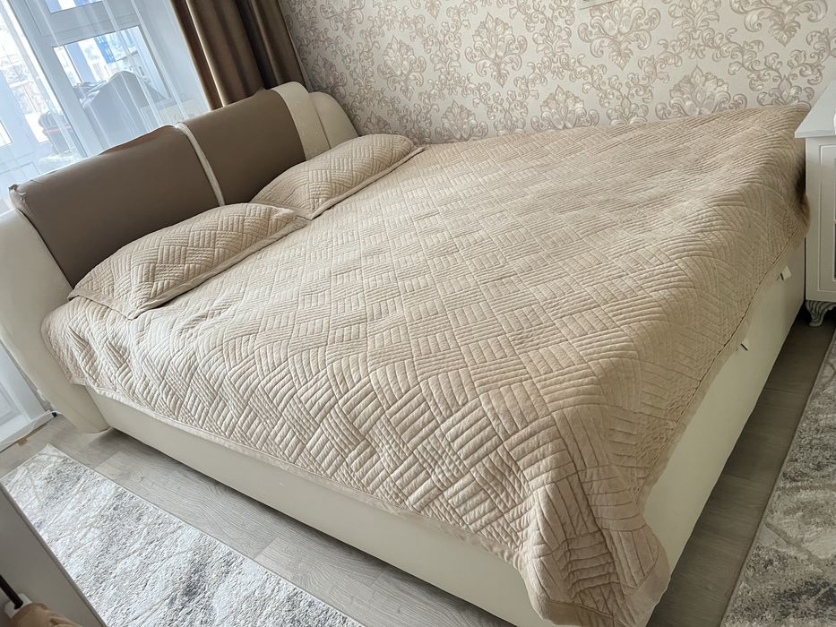 Продается кровать с матрасом