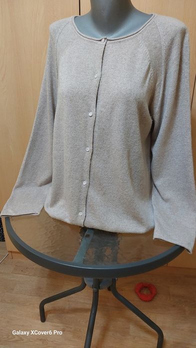 кашмирена жилетка CULTUPE.70%кaшмир.Размер XL.