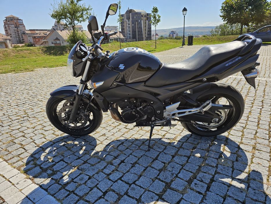 Suzuki GSR 600 Black